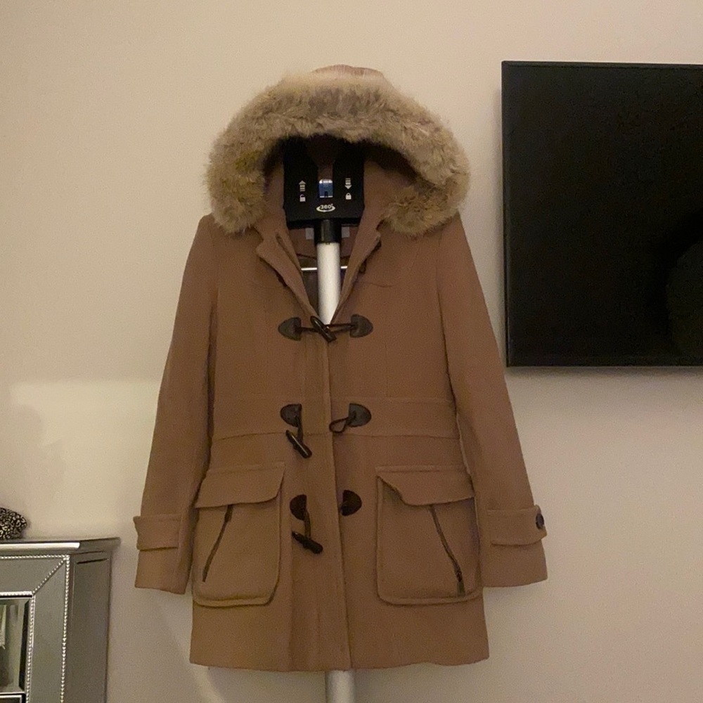 Camel wool coat with real fur on hood